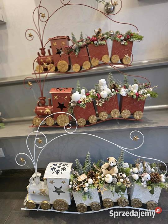 Pociąg czerwony biały dekoracja bożonarodzeniowe Wilkowice