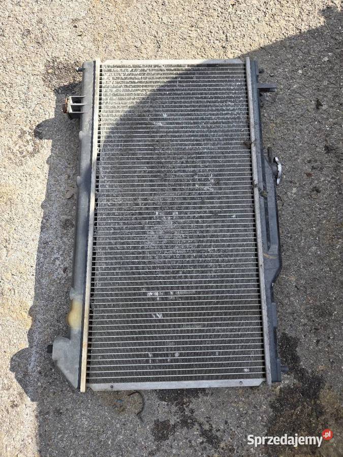 Chłodnica wody Toyota Avensis T22 16 osobowe Łagów
