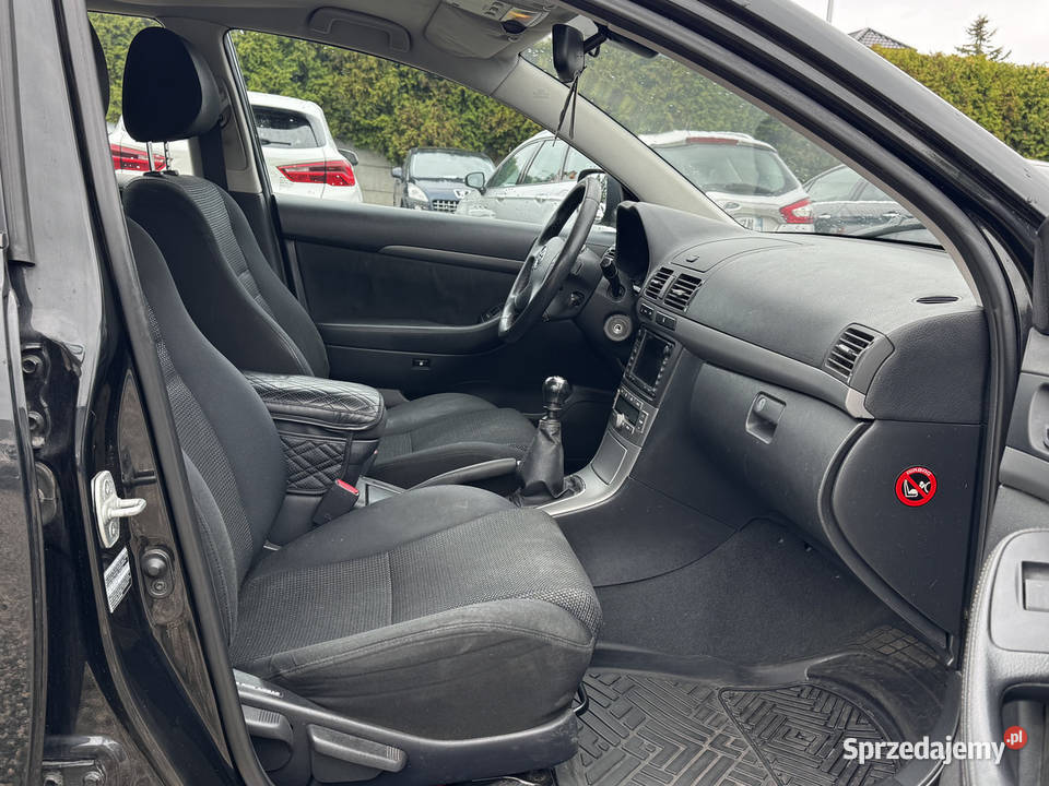 Toyota Avensis 2007r radio Paniówki