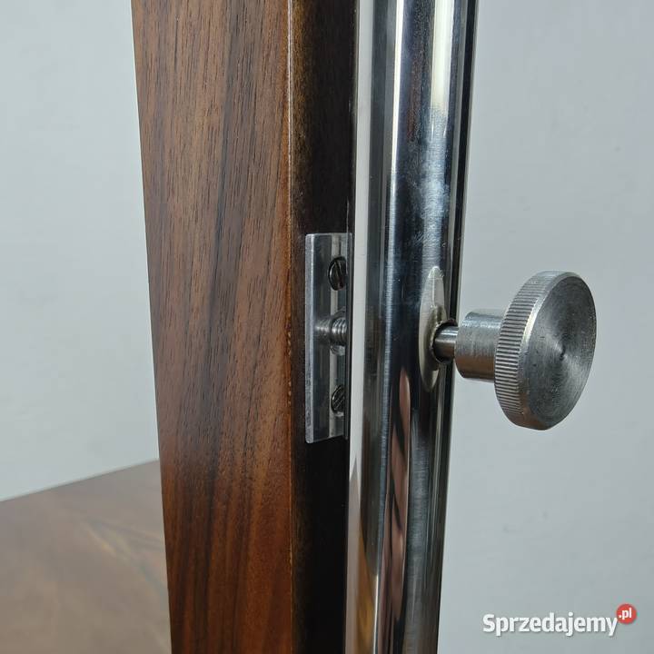 Autorski projekt toaletki inspirowany stylem Warszawa