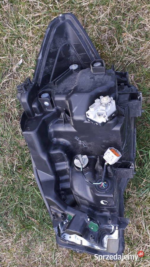 Lampa prawy przód Suzuki SX4 scross 2020 r Części samochodowe Karczew