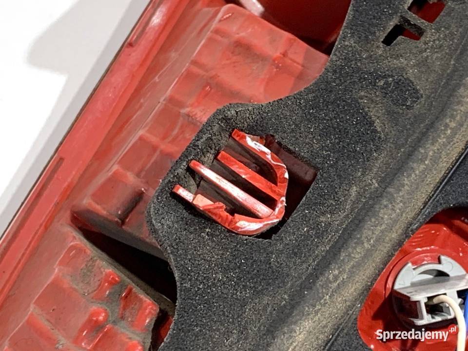 LAMPA LEWY TYŁ TOYOTA AURIS I Hatchback 0612 podkarpackie