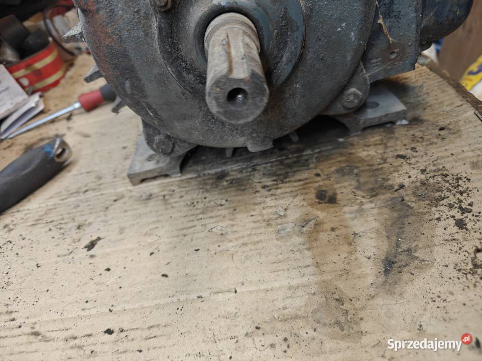Silnik elektryczny 17 trój fazowy 930 obrotow Zamość sprzedam