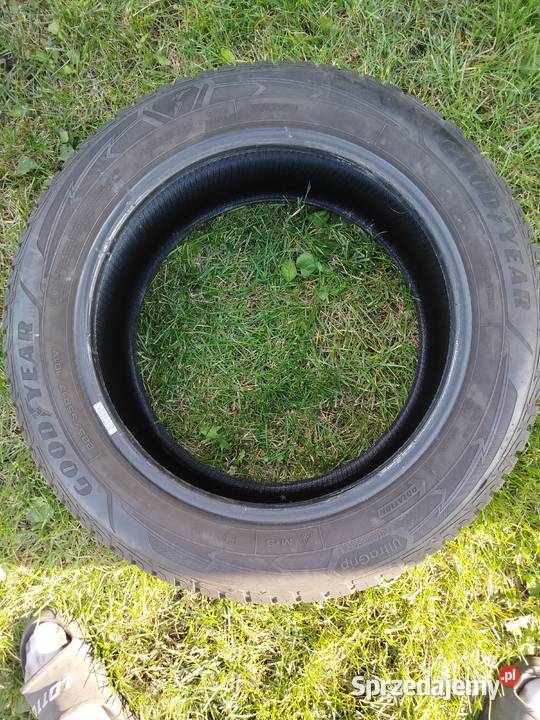 Opony zimowe Goodyear 2255517 Cyców