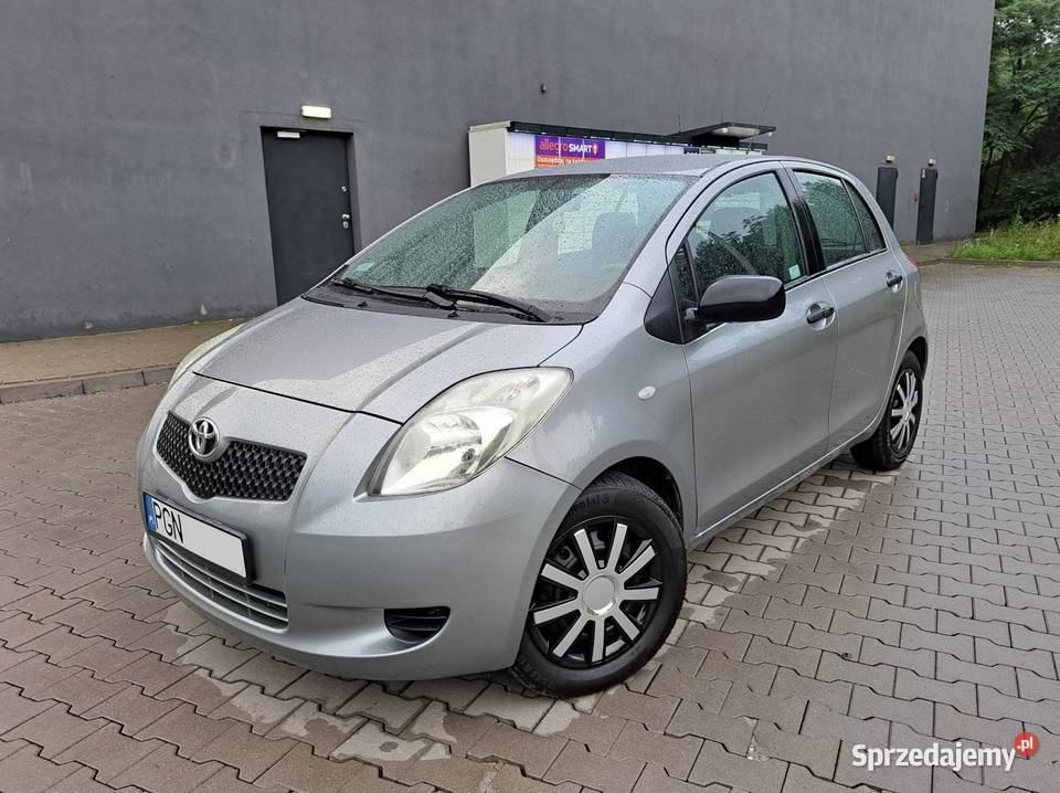 Toyota Yaris II 13 VVTi 87 Klima 5 drzwi PDC manualna Koziegłowy sprzedam