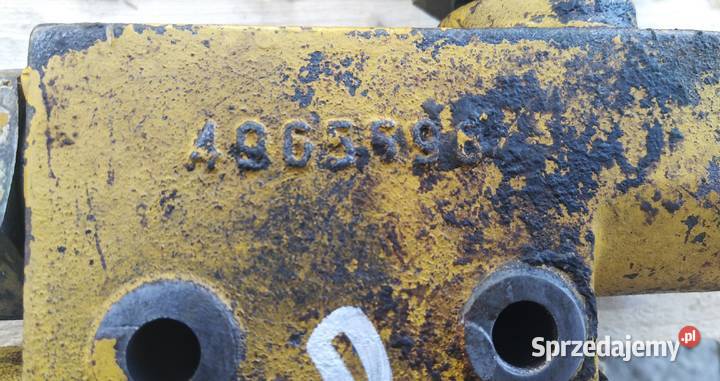 5 wyjść Zawór hydrauliczny 4965596 VOLVO A 35 C Kielce