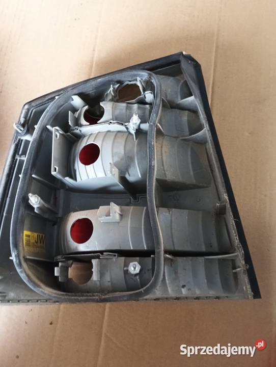 Tylne lampy Opel Vectra C sedanhatchback