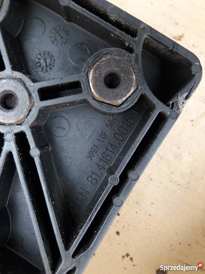 MAN TGX EURO 5 MOCOWANIE WSPORNIK ZDERZAKA PRZÓD Bieleń