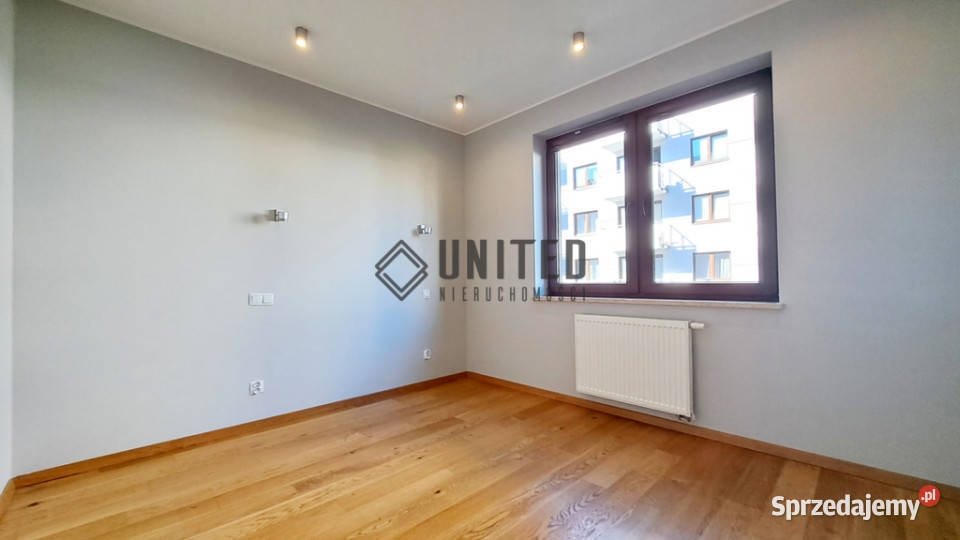 Fashion Outlet BalkonGarażPark Rok budowy 2015 Wrocław