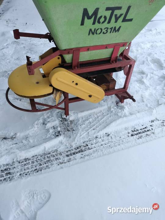 Rozsiewacz do nawozu Motyl Iłża