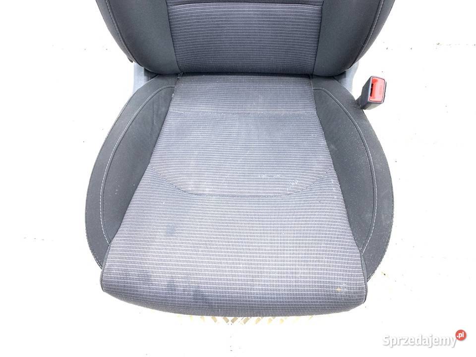 FOTEL PRAWY PRZÓD HYUNDAI i30 Kombi SIEDZENIE