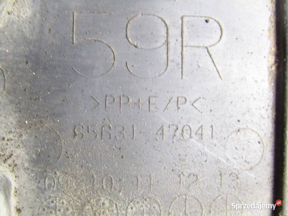 CHLAPACZ PRAWY TYŁ TYLNY TOYOTA PRIUS III LIFT