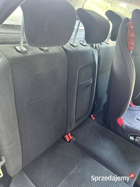 Ford Focus 2005 r 16 benzyna opony zimowe Warszawa
