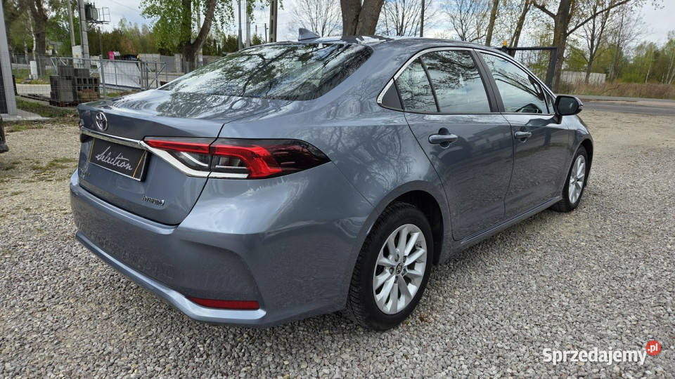 Toyota Corolla 18 HSD 122 Salon FV 23 Kamera Corolla Otwock Mały sprzedam