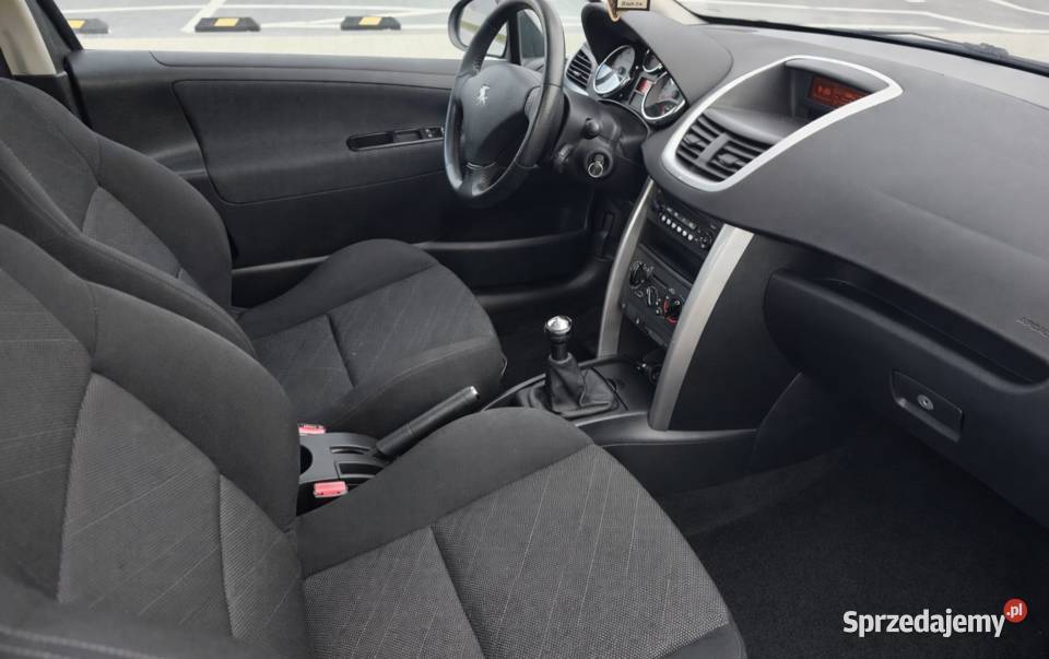 Peugeot idealnym na pierwsze auto