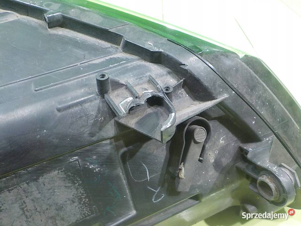 VW JETTA VI 14 TSI 12r SEDAN 4D lampa lewa przod Suków