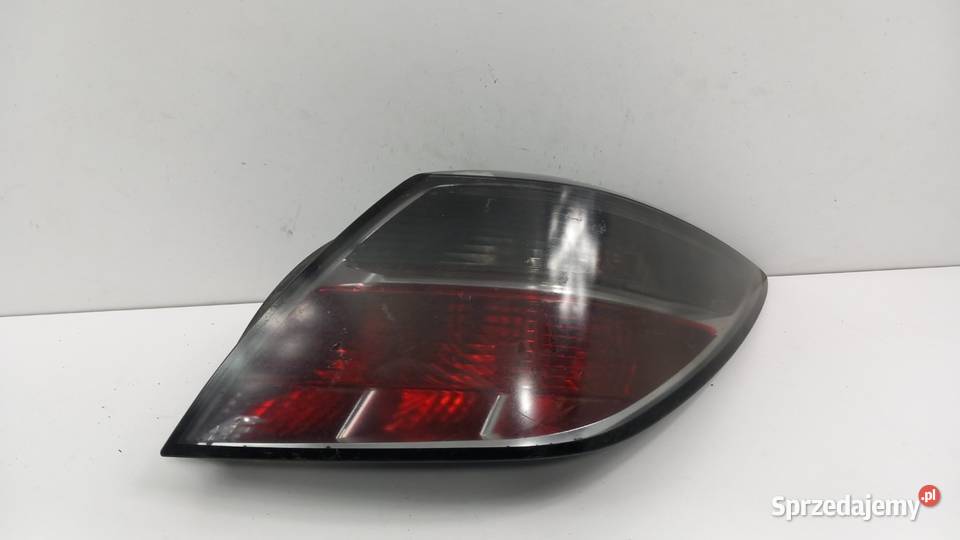 OPEL ASTRA H GTC LAMPA TYŁ PRAWA 3D Zbierkowo