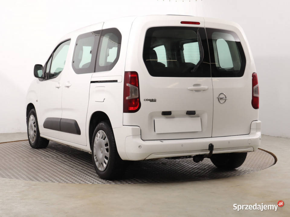 Opel Combo 15 CDTI gniazdo USB Katowice