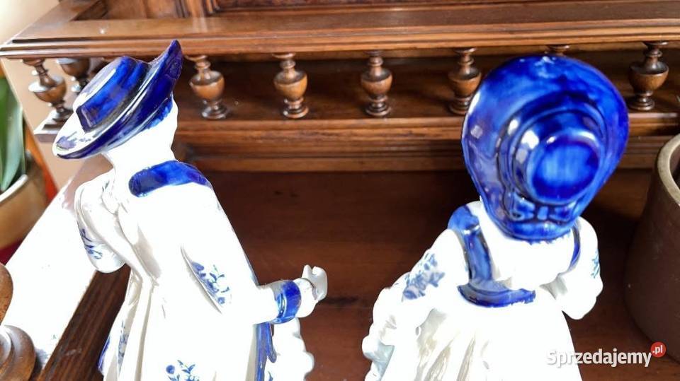 Figurka pary Damy z pieskiem i Dworzanina z pomorskie sprzedam