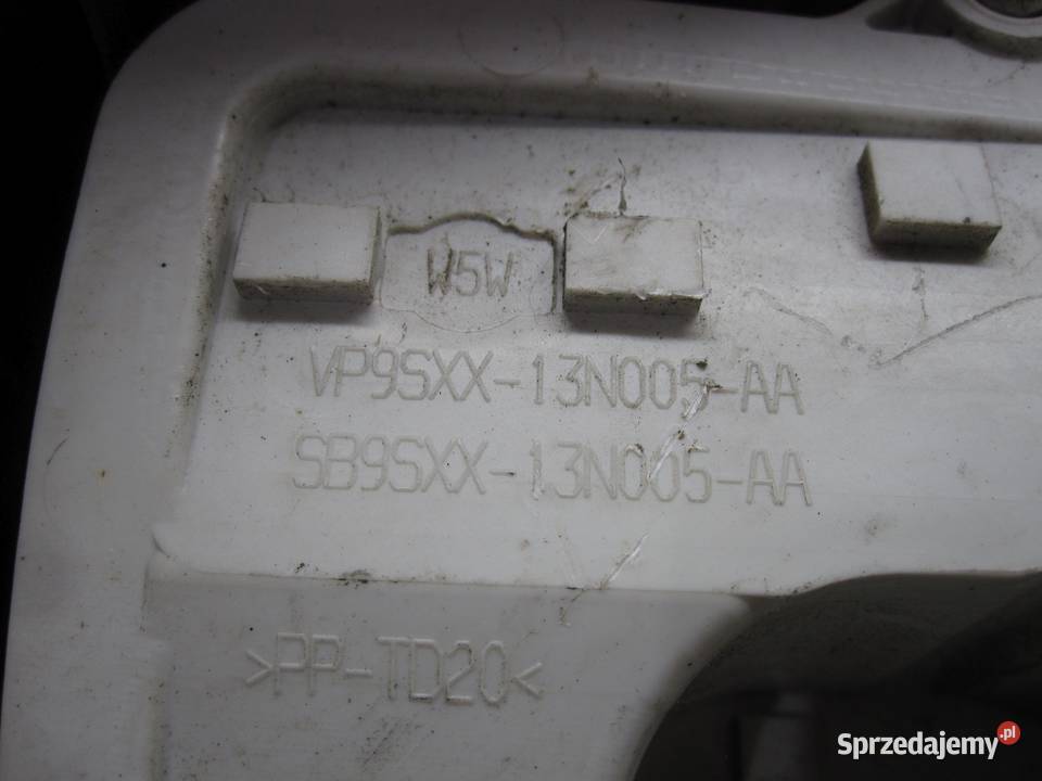 SKODA YETI 12r lampa lewa tył 5L0945095 osobowe Kielce