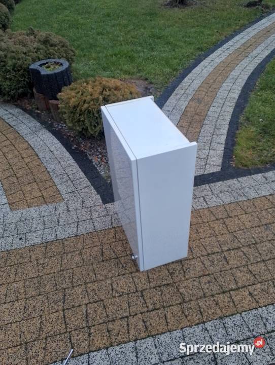 Sprzedam wąską szafkę wiszącą 70cm Września