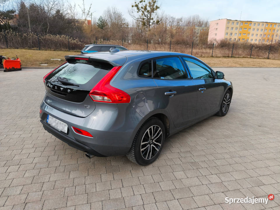 Volvo v40 Momentum 84 przebiegu manualna Ozorków
