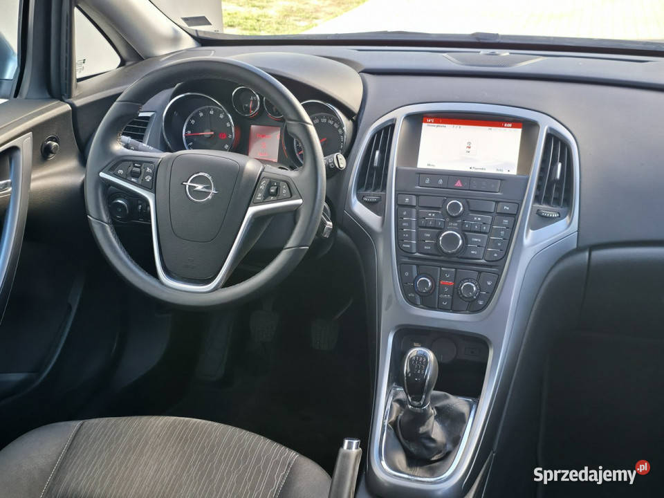 Opel Astra 14 Benzyna Serwisowany Gwarancja Rok produkcji 2014 Piekoszów sprzedam