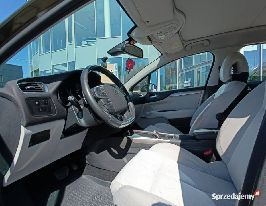 Citroen C4 16 benzyna 156 serwis ASO wyposażenie światła przeciwmgielne