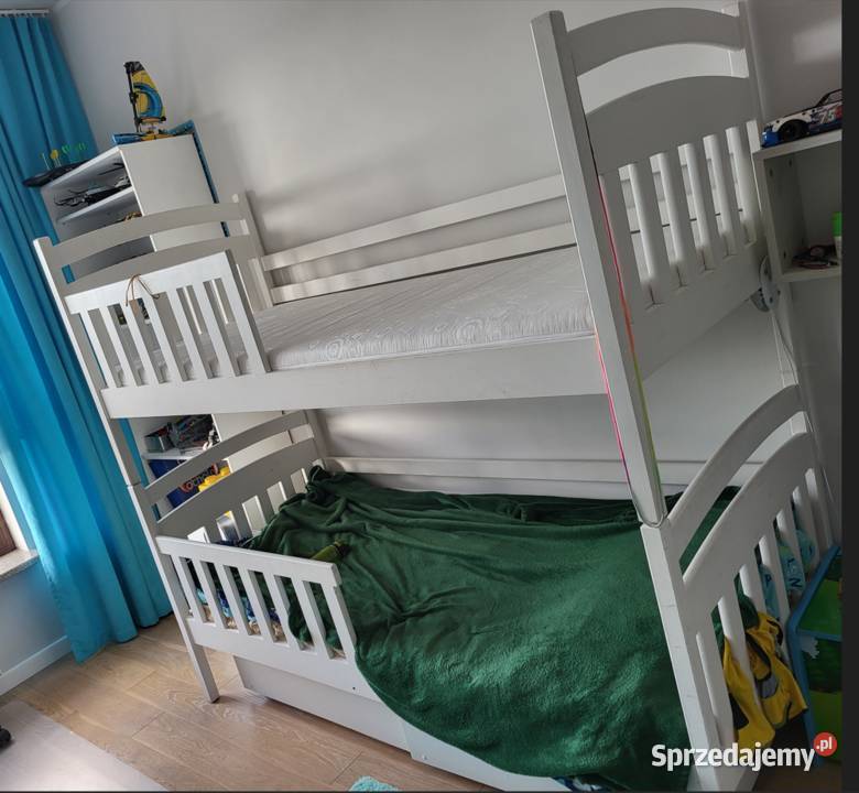 Sosnowe łóżko dziecięce, pojedyncze lub piętrowe