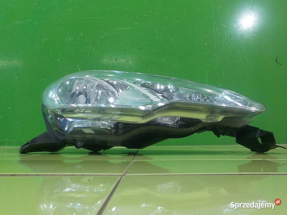 CITROEN C3 II 14 VTI 11r HB 5D lampa prawa przod Suków