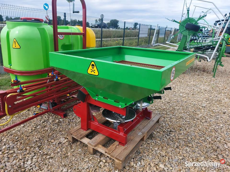 Rozsiewacz Nawozu Promar 600l dostępny ręki Lipsko