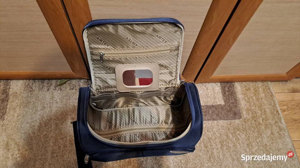 Sprzedam nową kosmetyczkę podróżną pojemność 12l Siechnice