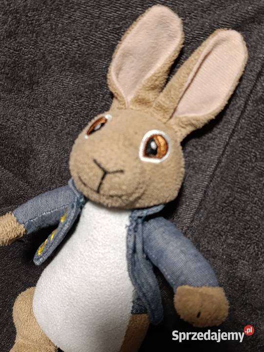 pluszowa maskotka Piotrusia Królika z wersji Poznań