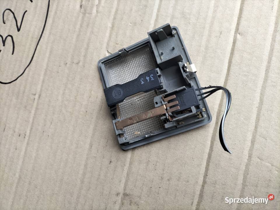AUDI 80B4 80 B4 LAMPKA PODSUFITKI WNĘTRZA Kamień-Kolonia