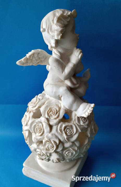 figurka ceramiczna Anioł na kwiatowej kuli Suwałki