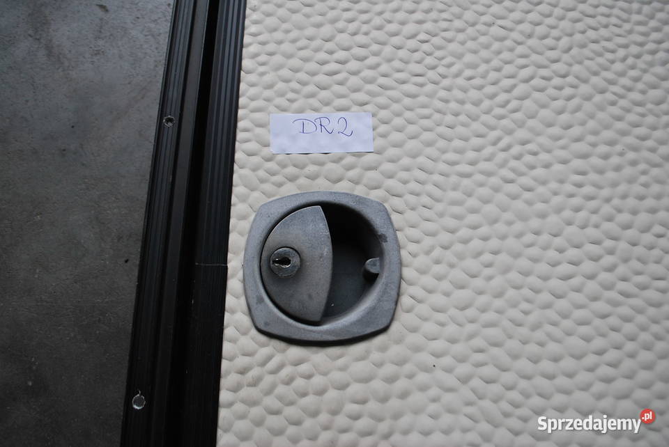 DRZWICZKI SERWISOWELUK BAGAŻOWY 66x41 mazowieckie Grzebowilk