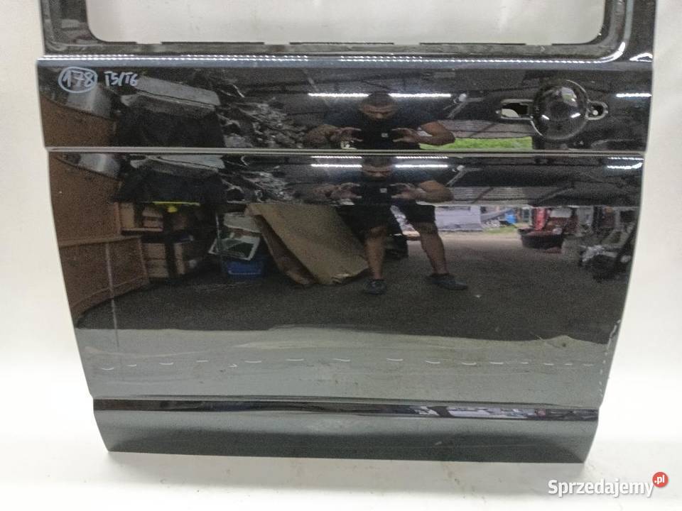 DRZWI TYŁ TYLNE PRAWE VW T5 TYLNE PRAWE DRZWI VW Karoseria sprzedam
