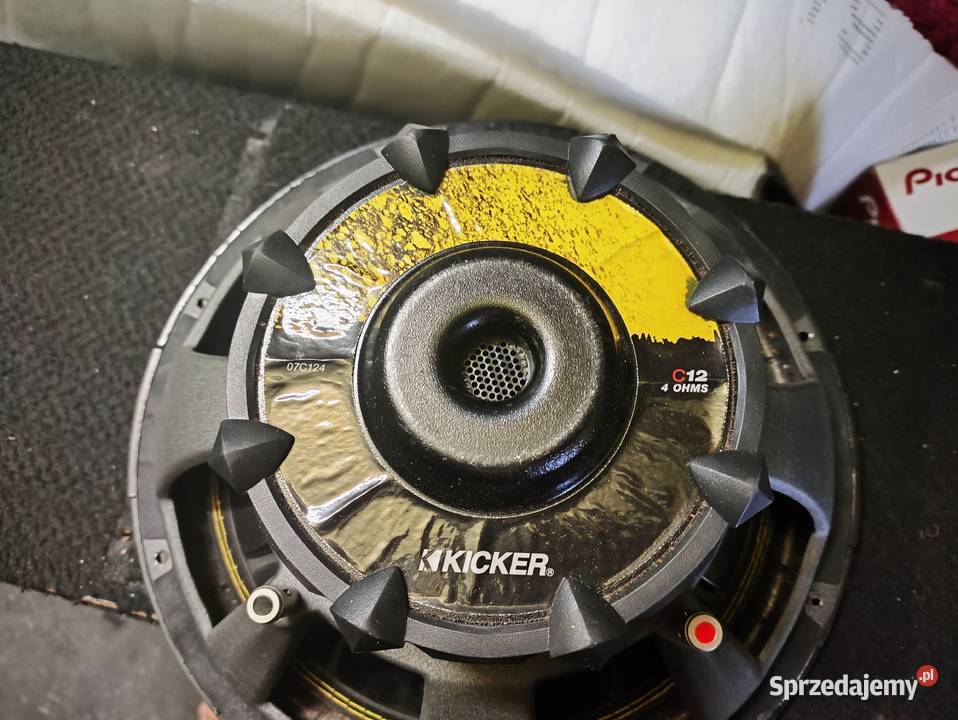 Skrzynia bassowa basowa tuba subwoofer Kicker Niegowonice