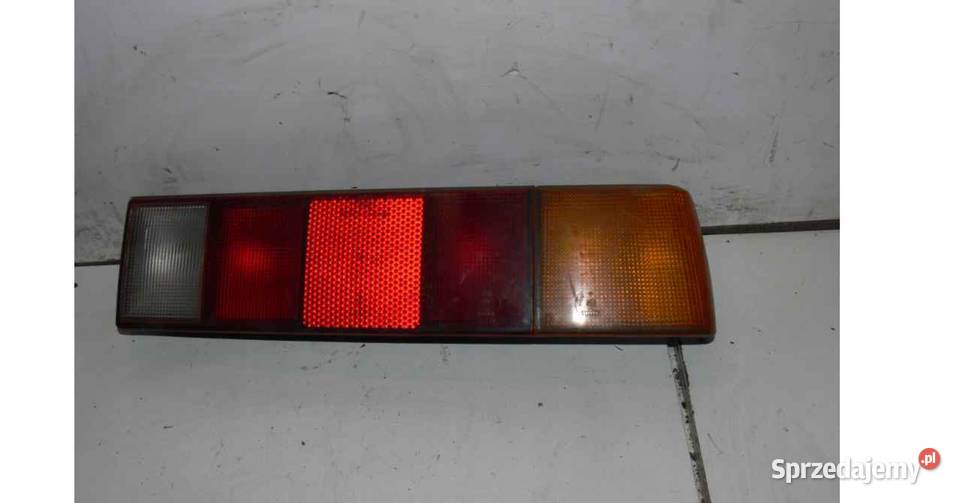 VOLKSWAGEN SANTANA LAMPA TYLNA 325945112A osobowe małopolskie Wielkie Drogi