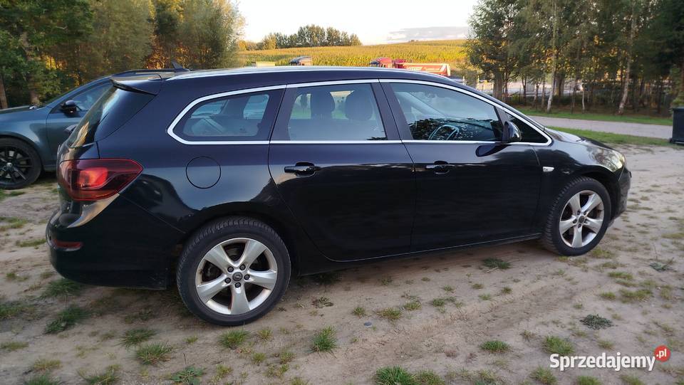 Opel Astra Cosmo 17 CDTI 125 9 Lat w Jednych 4/5 Bytów