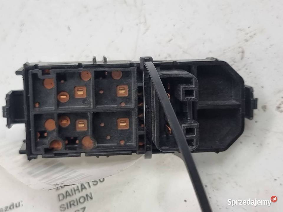 PRZYCISK DAIHATSU SIRION 8200D82 osobowe Lipno sprzedam