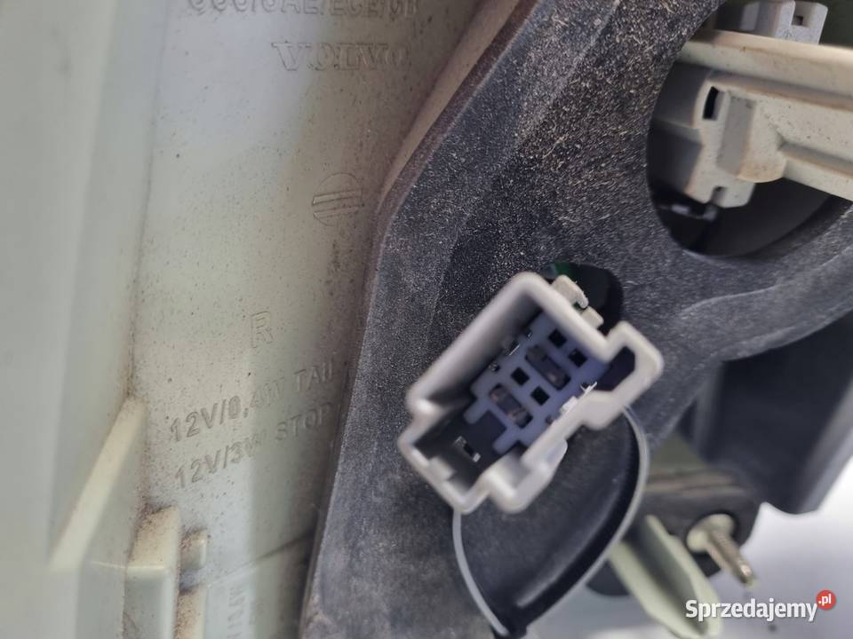 LAMPA PRAWA Volvo V70 III XC70 TYLNIA TYLNA Rudka sprzedam