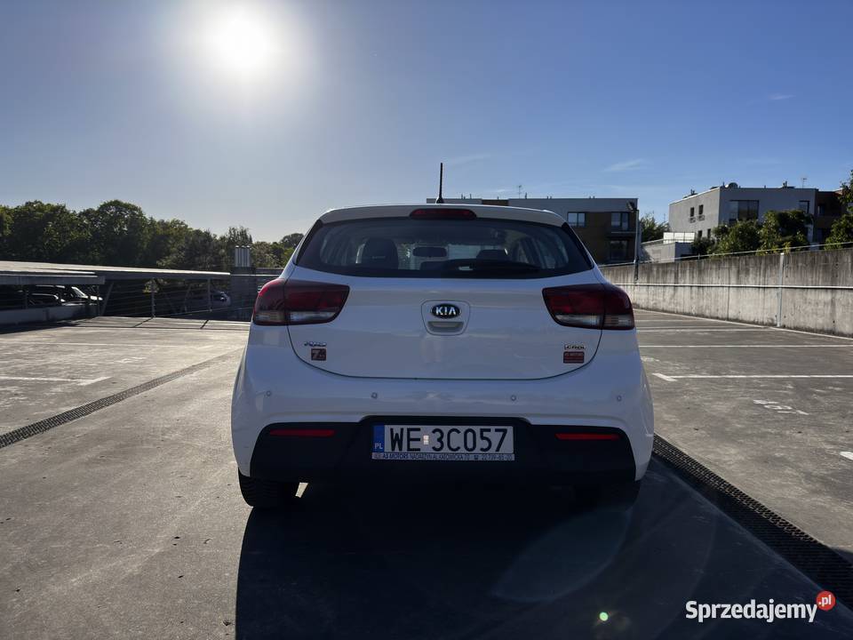 Sprzedam prywatnie Kia Rio IV gen salon bluetooth Warszawa sprzedam