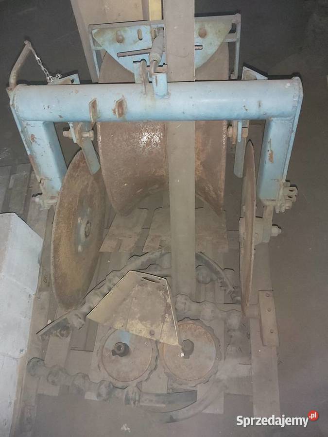 Kombajn Bolko posiada też przystawkę do cebuli Nielubia sprzedam