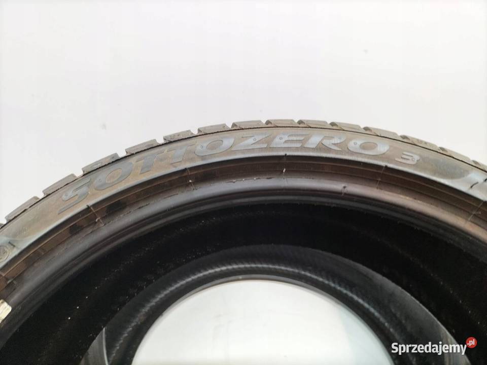 2x OPONA ZIMOWA PIRELLI SOTTOZERO 3 23535R19