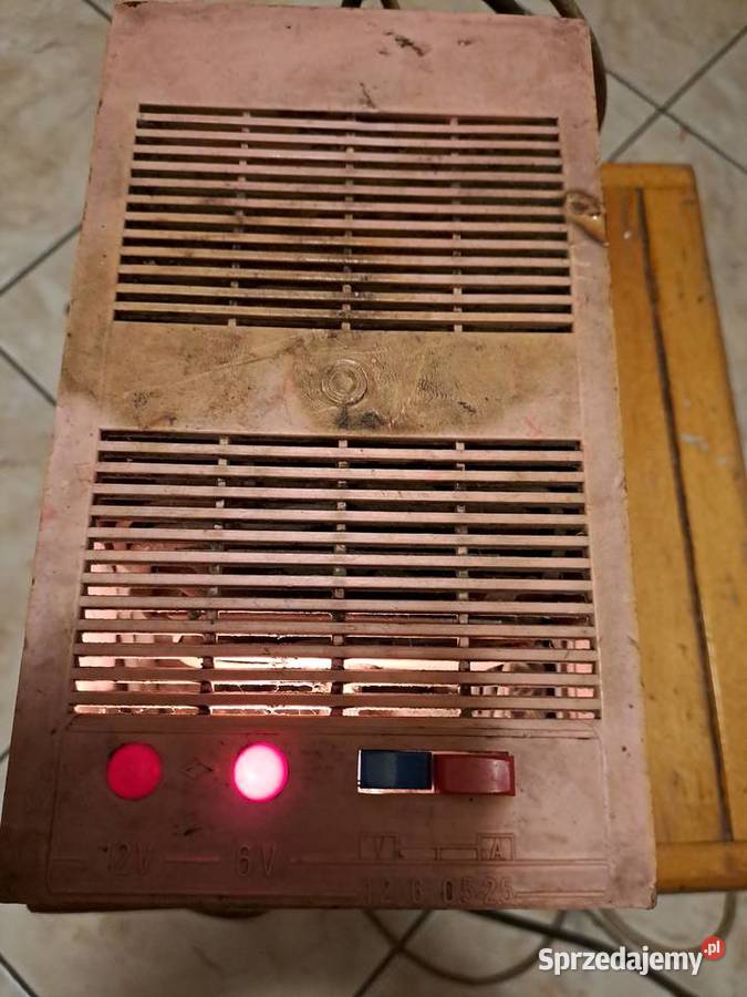 Prostownik do ładowania z czasów PRL Eltron Przemyśl