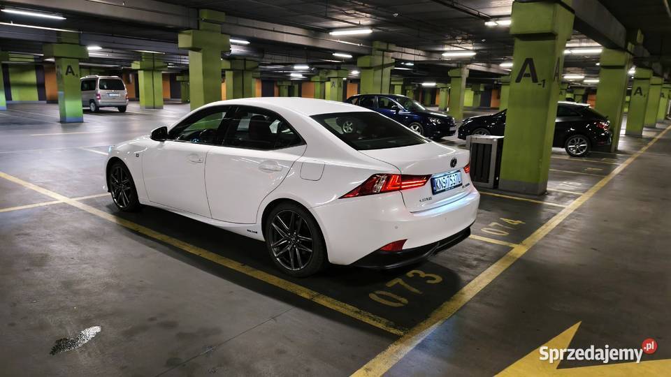 Lexus IS III 300h FSport nieuszkodzony Nowy Sącz
