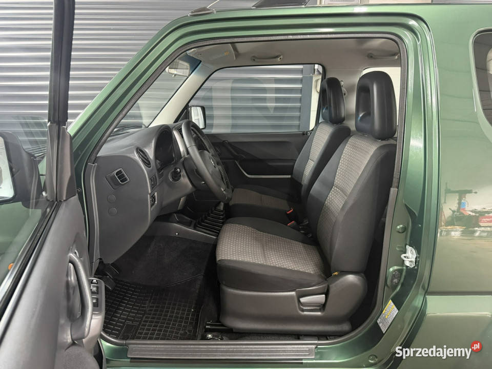 Suzuki Jimny Nowy 59tyśkm Zero korozji Oryginał napęd 4x4 Chechło