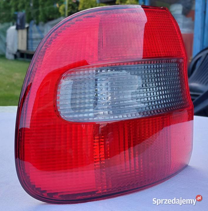 LAMPA TYŁ TYLNA LEWA VOLVO V40 3345728 Mielęcin