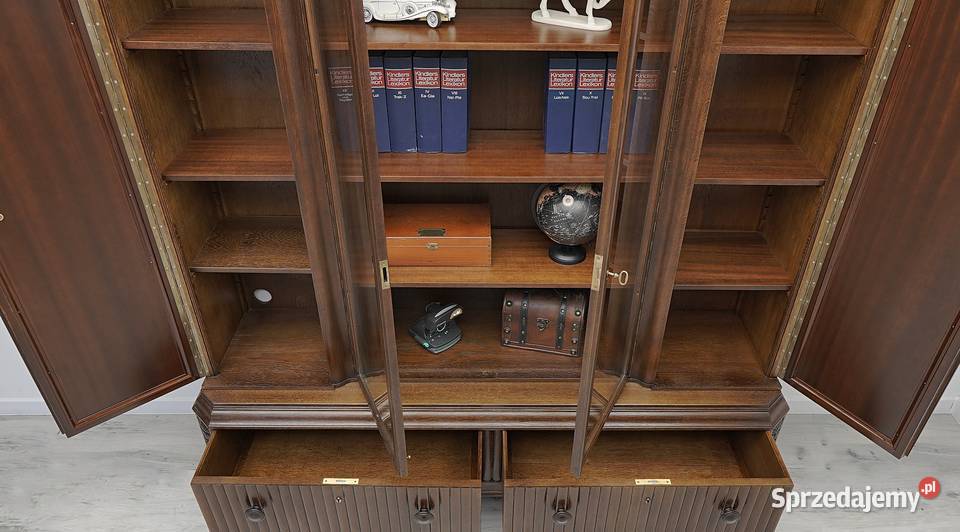 Biblioteka z lat 20tych w stylu secesyjnym Jerka